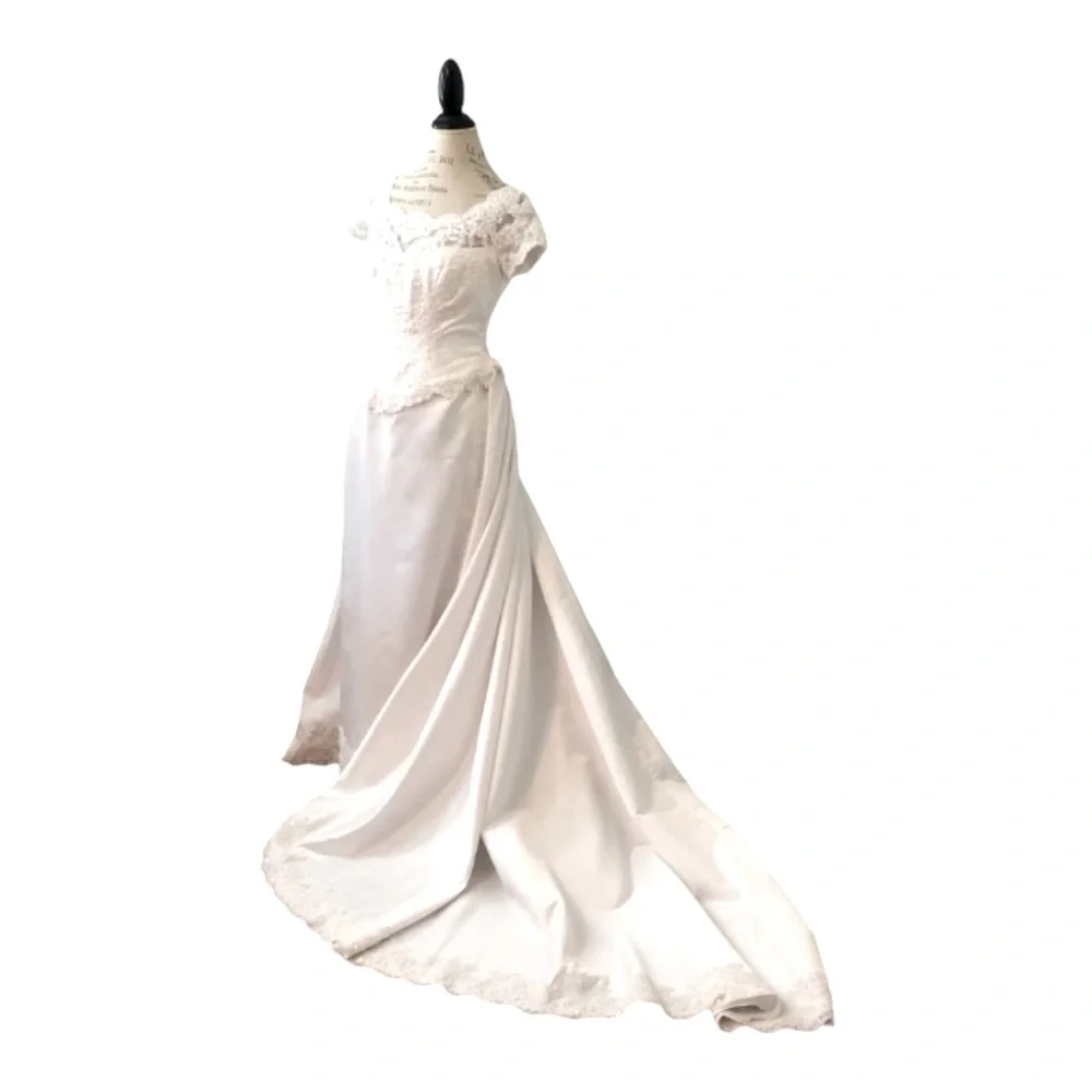 NEW ALFRED ANGELO SZ 6 WHITE SATIN LACE WEDDING GOWN WITH TRAIN - Picture 4 of 12